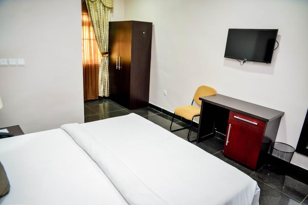Power Mike Guest House Абуджа Екстер'єр фото
