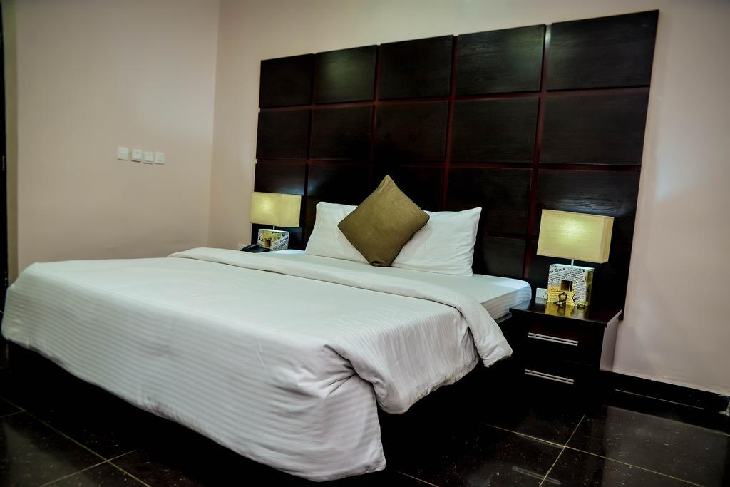 Power Mike Guest House Абуджа Екстер'єр фото